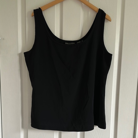 Dana Buchman Tops - Dana Buchman Black Fitted Sleeveless Tank Top